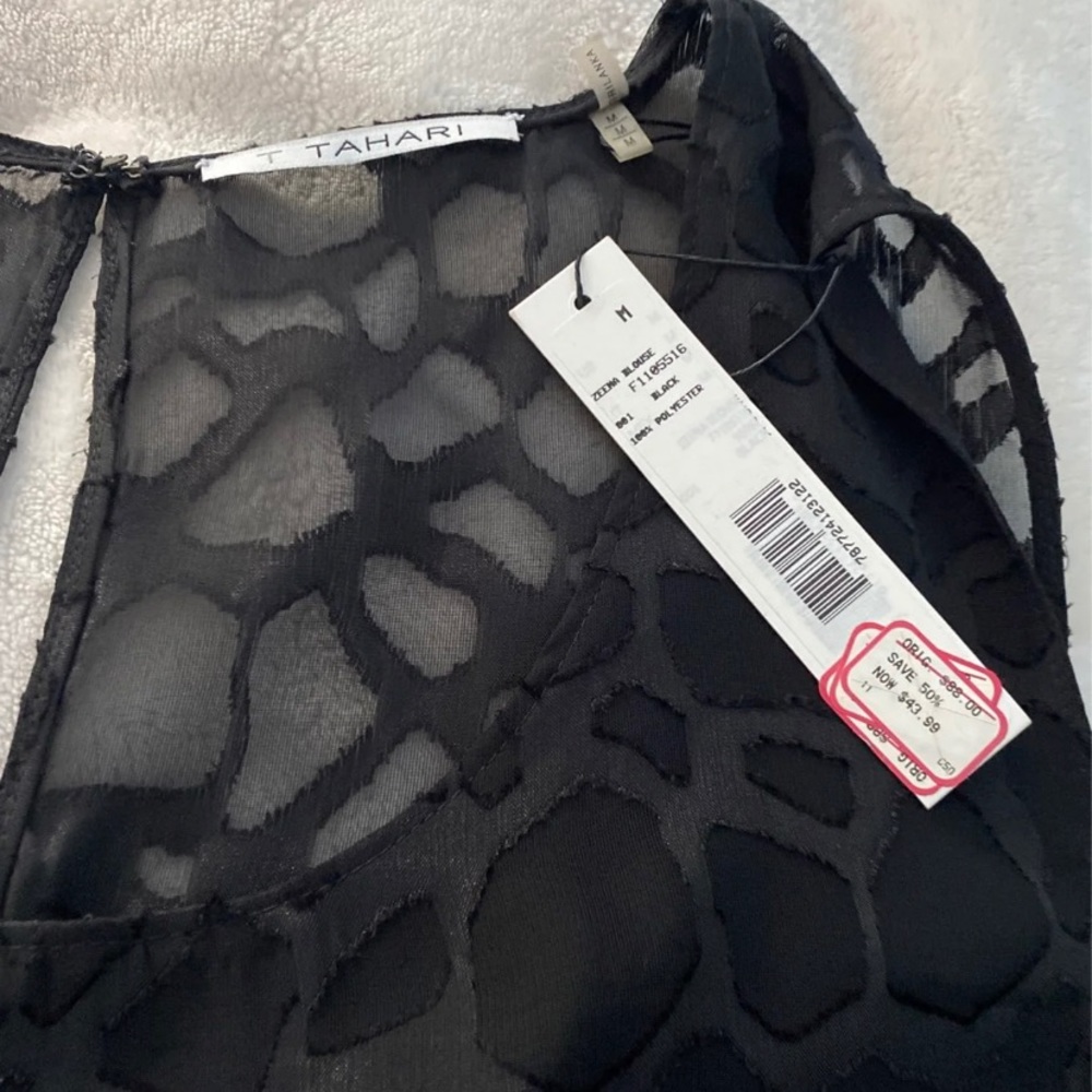NWT Tahari sleeveless printed black top - Picture 3 of 3
